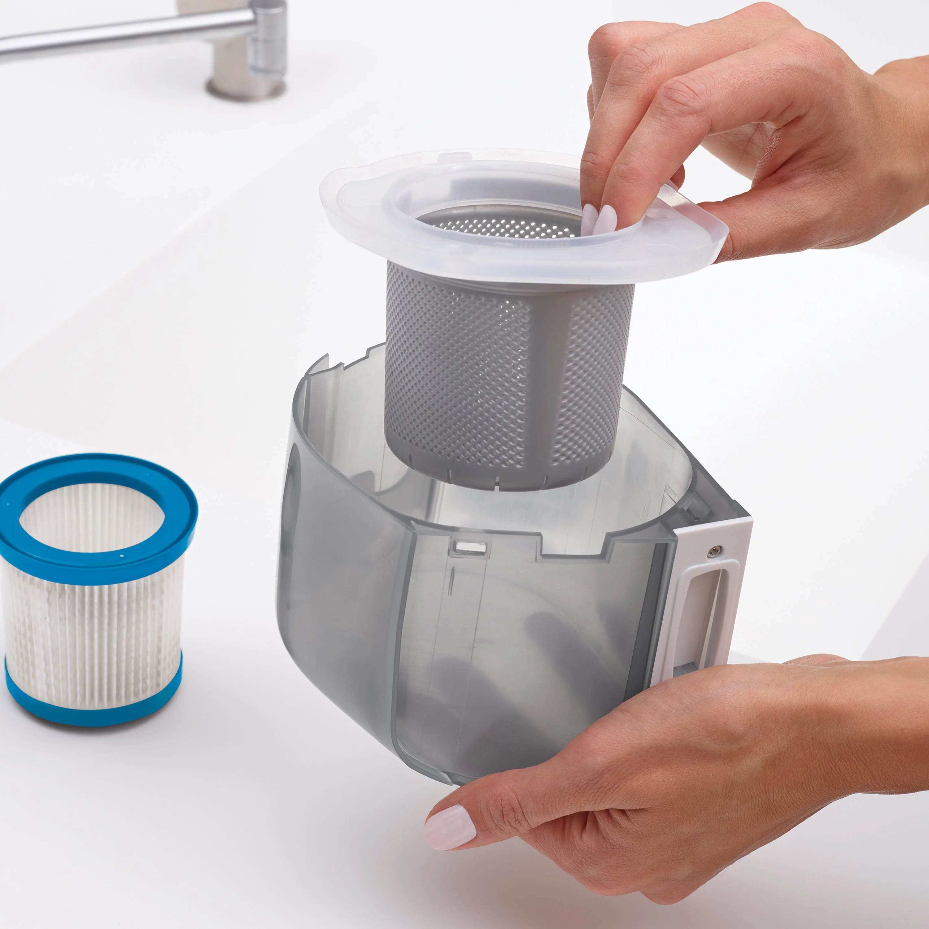 Aspiradora Inalámbrica de Iones de Litio 2 en 1 con Extensión para el Piso Black and Decker HFEJ415JWMF22-B3 - Image 11