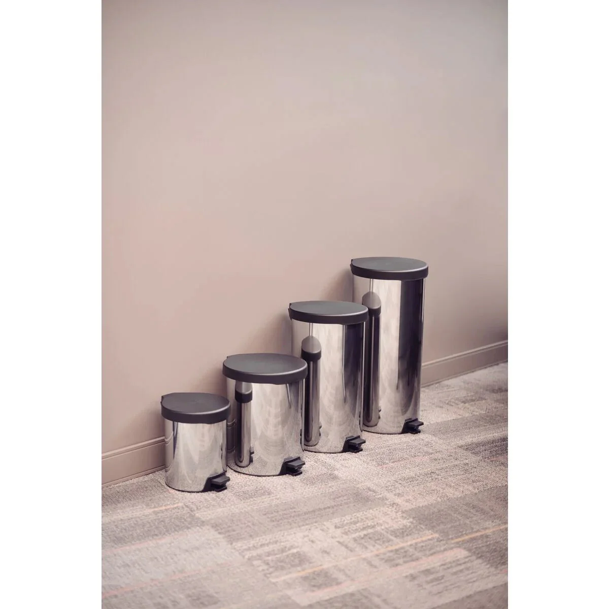Basurero de Acero Inoxidable con Pedal 30 Litros Tramontina 94538730 - Image 6