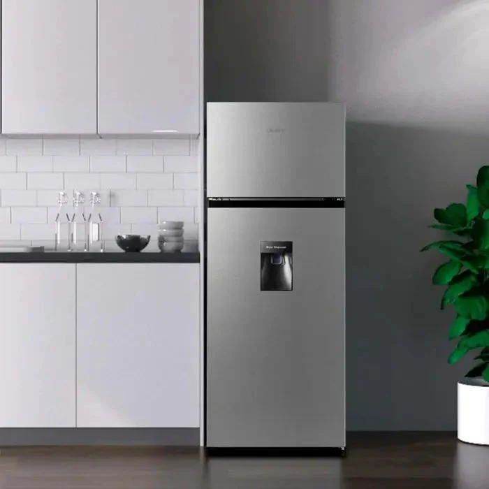 Refrigeradora Top Mount 7.3 pies con Dispensador de Agua Defrost Hisense RT80D6WGX - Image 7